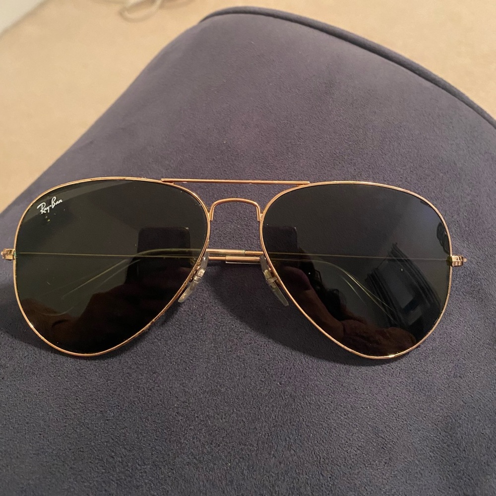 Barely worn 58mm Ray Ban aviator sunglasses